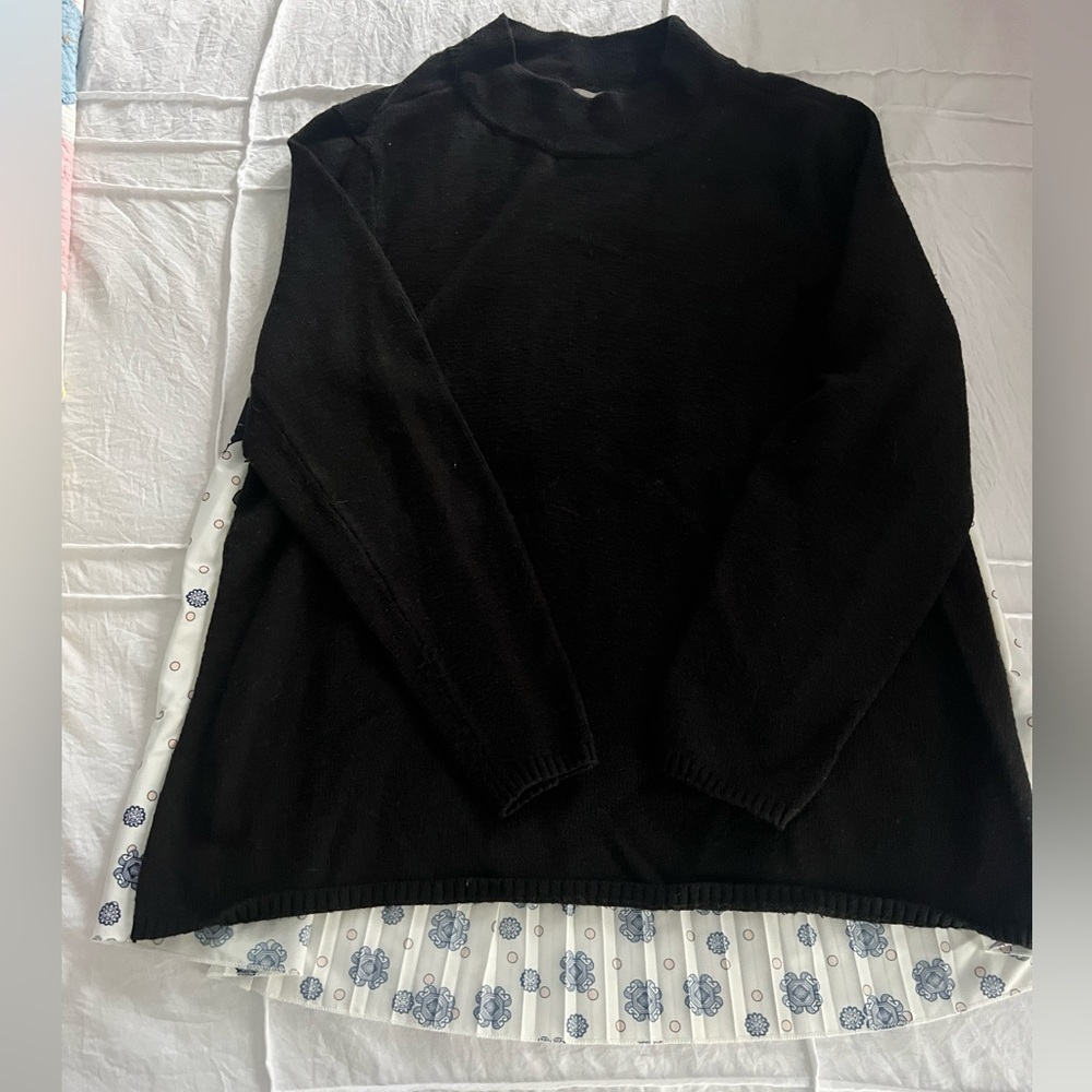 Chico’s sweater with a patterned pleated back.